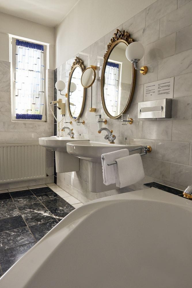 Design-hotel Zur Abtei Hotel 3*